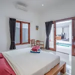 Silver Moon - Fantastic 4Br Villa In Seminyak Top Location
