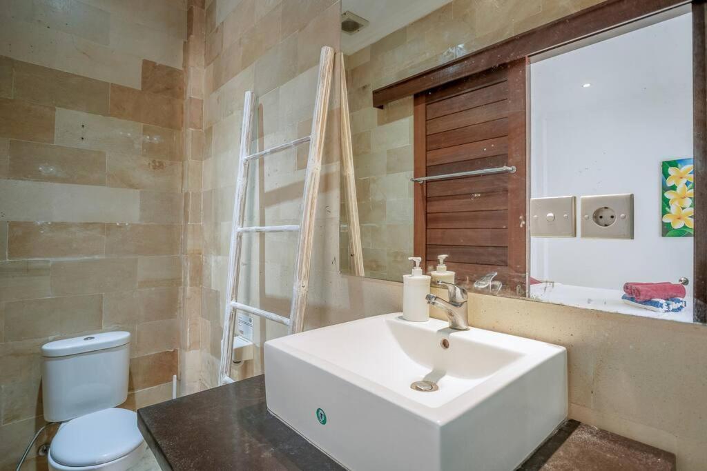 Silver Moon - Fantastic 4br In Location Seminyak (Bali)